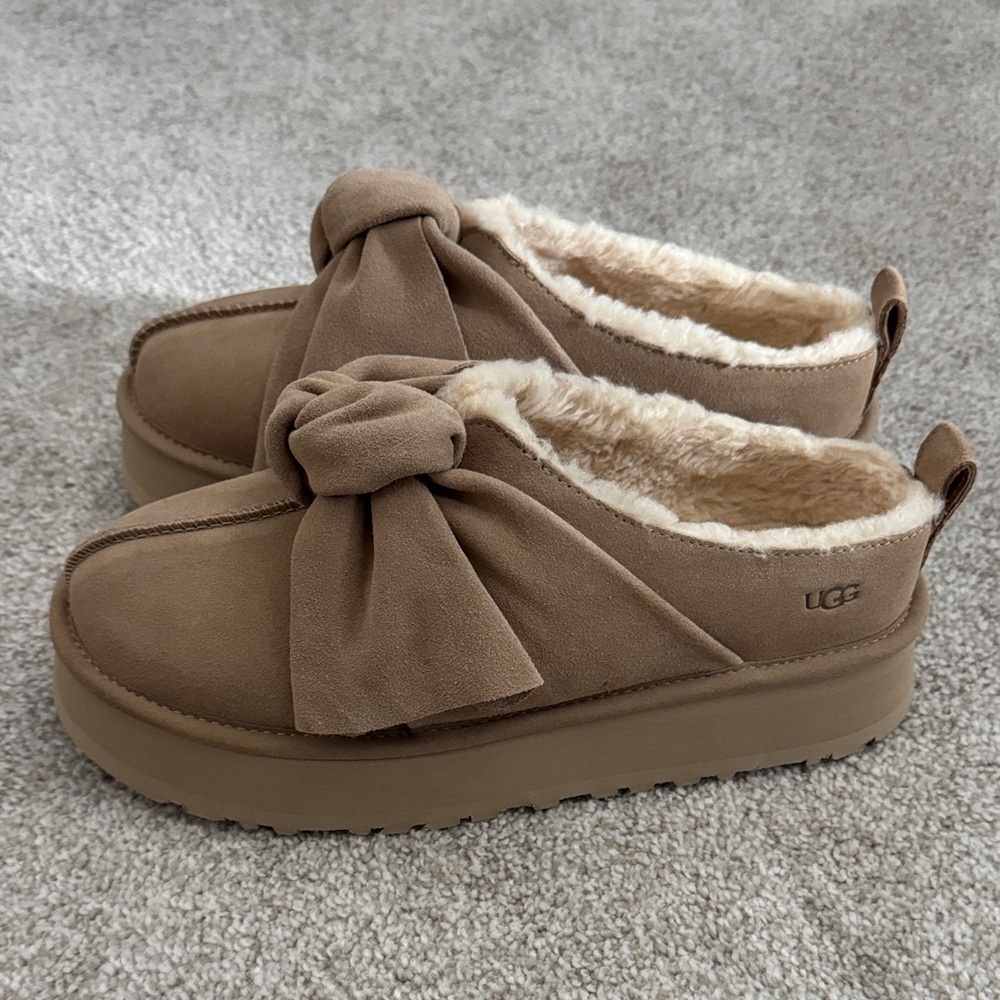 Ugg Platform Mini Bow